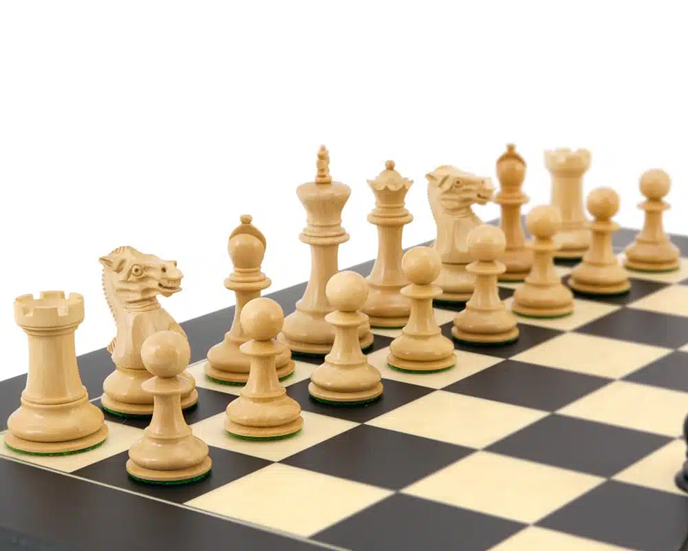 Staunton-Schachspiel aus Buchsbaumholz und Ebenholz Highgrove-Serie