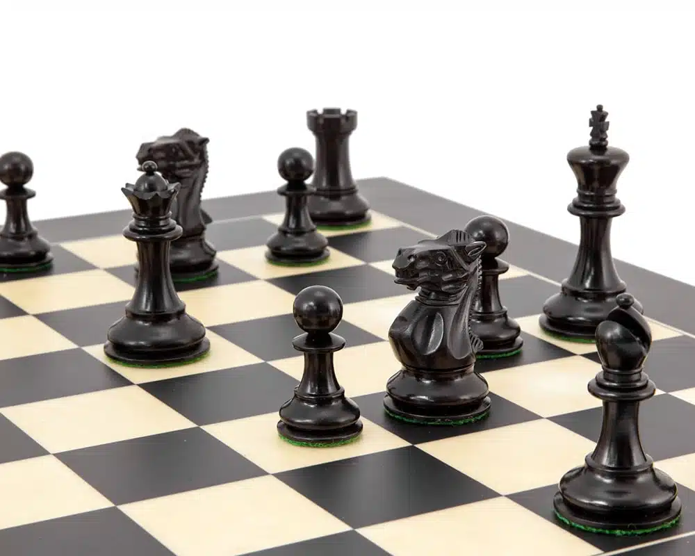 Staunton-Schachspiel aus Buchsbaumholz und Ebenholz Highgrove-Serie