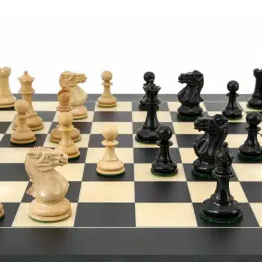 Staunton-Schachspiel aus Buchsbaumholz und Ebenholz Highgrove-Serie