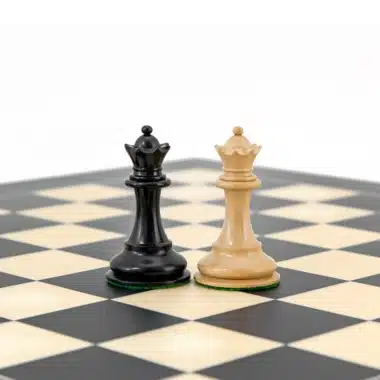 Staunton-Schachspiel aus Buchsbaumholz und Ebenholz Highgrove-Serie