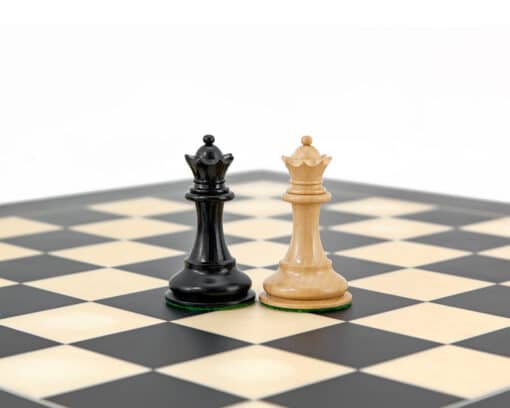 Staunton-Schachspiel aus Buchsbaumholz und Ebenholz Highgrove-Serie