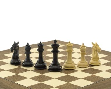 Schachspiel Columbus-Serie aus Ebenholz und Buchsbaumholz