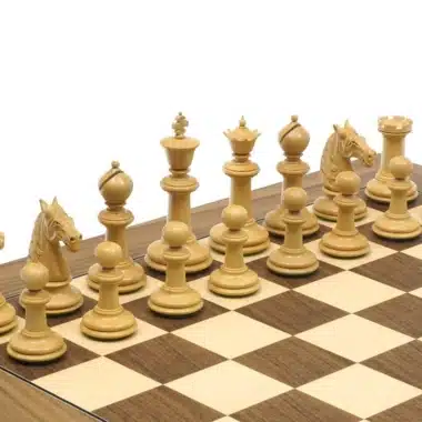 Traditionelles Staunton-Schachspiel aus Ebenholz und Buchsbaumholz