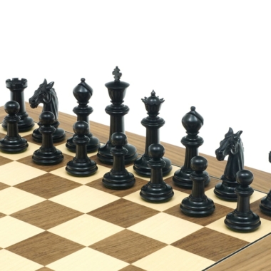 Traditionelles Staunton-Schachspiel aus Ebenholz und Buchsbaumholz