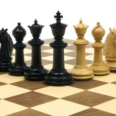 Traditionelles Staunton-Schachspiel aus Ebenholz und Buchsbaumholz
