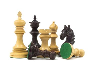 Schachspiel Garvi aus Buchsbaum- und Rosenholz