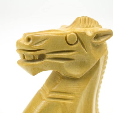 Modica-Schachspiel aus Rosenholz und Buchsbaumholz