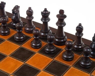 Modica-Schachspiel aus Rosenholz und Buchsbaumholz