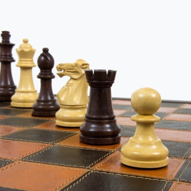 Modica-Schachspiel aus Rosenholz und Buchsbaumholz