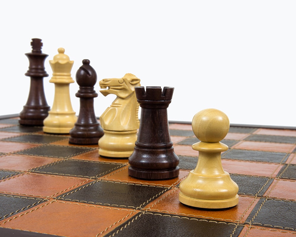 Modica-Schachspiel aus Rosenholz und Buchsbaumholz