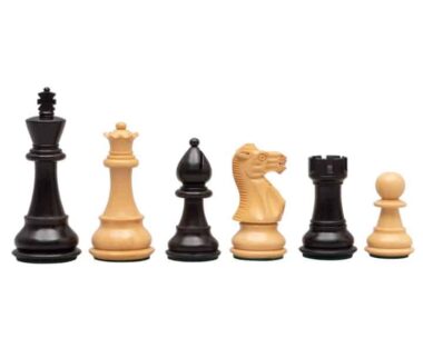 Klassisches Staunton-Schachspiel aus Buchsbaumholz und entrindetem Buchsbaumholz