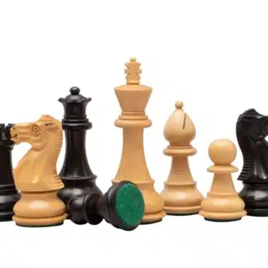 Klassisches Staunton-Schachspiel aus Buchsbaumholz und entrindetem Buchsbaumholz