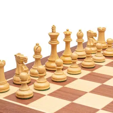 Englisches Schachspiel aus Buchsbaumholz und ebonisiertem Buchsbaumholz