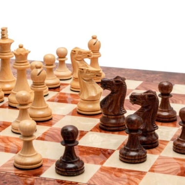 Modica de Luxe Italienisches Schachspiel - Schachbrett aus Ulmen- und Ahornholz & Figuren aus Buchsbaum- und Rosenholz