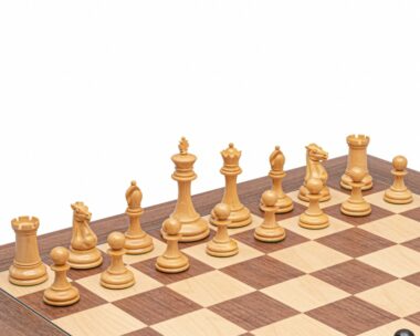 Schachspiel Rochester - Schachbrett aus Walnuss- und Ahornholz & Figuren aus Buchsbaum- und Ebenholz