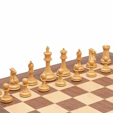 Schachspiel Rochester - Schachbrett aus Walnuss- und Ahornholz & Figuren aus Buchsbaum- und Ebenholz