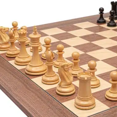 Schachspiel Rochester - Schachbrett aus Walnuss- und Ahornholz & Figuren aus Buchsbaum- und Ebenholz