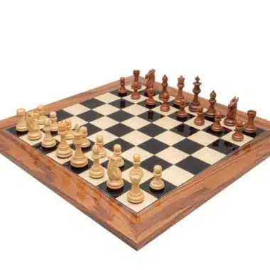 Schachspiel Trapani - Schachbrett aus schwarzem Anegre-Holz und Palisander & Figuren aus Akazien- und Buchsbaumholz