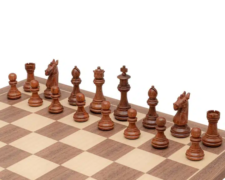 Schachspiel Trapani - Schachbrett aus Ahorn- und Walnussholz & Figuren aus Akazien- und Buchsbaumholz