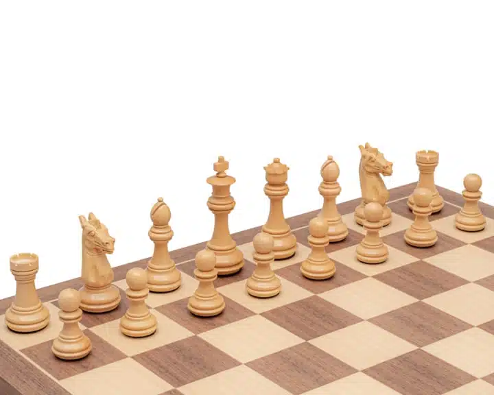 Schachspiel Trapani - Schachbrett aus Ahorn- und Walnussholz & Figuren aus Akazien- und Buchsbaumholz