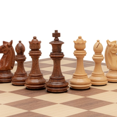 Schachspiel Trapani - Schachbrett aus Ahorn- und Walnussholz & Figuren aus Akazien- und Buchsbaumholz