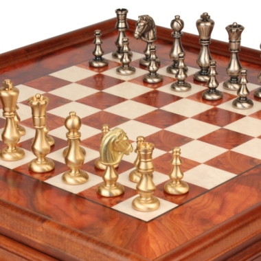 Jeu d'Échecs Oriental - Échiquier en bois de Bruyère et Bois d'Orme avec tiroir & Pièces en laiton massif