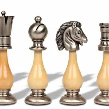 Schachspiel Grand Oriental - Schachbrett, Backgammon und Dame aus Kunstleder & Holz- und Metallfiguren – Bild 9