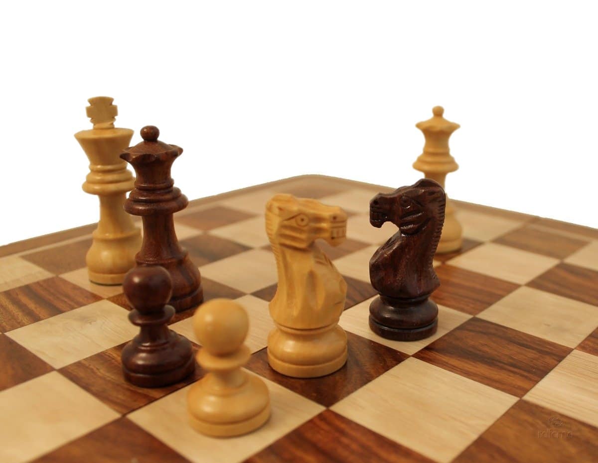 Magnetisches Reise-Schach- und Dame-Spiel - Schachbrett aus Holz & Schach- und Damefiguren aus Holz – Bild 3