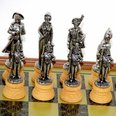 Schachspiel Napoleon - Schachbrett aus Holz mit Messingeffekt mit integrierter Aufbewahrung & Metallteilen