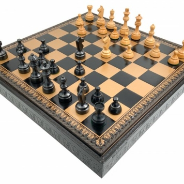 Klassisches Schachspiel - Schachbrett - Backgammon und Damespiel aus Kunstleder mit Aufbewahrung & Holzteilen