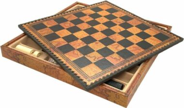 Schachspiel Römer gegen Barbaren - Schachbrett - Backgammon und Damespiel aus Kunstleder mit Aufbewahrung & Metallteilen
