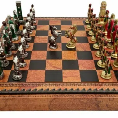 Schachspiel Römer gegen Barbaren - Schachbrett - Backgammon und Damespiel aus Kunstleder mit Aufbewahrung & Metallteilen