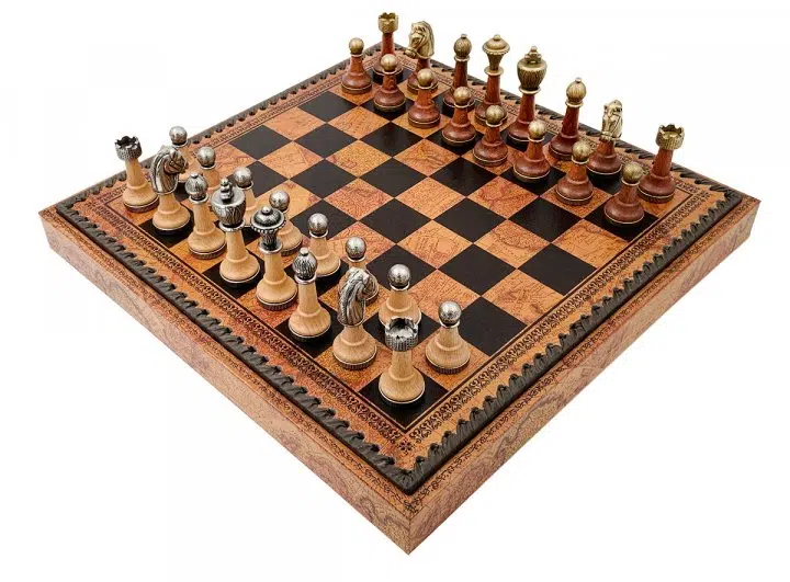 Klassisches Schachspiel - Schachbrett - Backgammon und Damespiel aus Kunstleder mit Aufbewahrung & Metall- und Holzteilen
