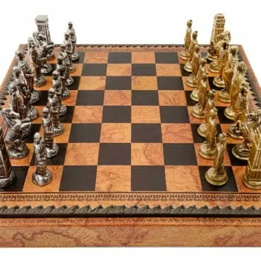 Schachspiel Römer gegen Barbaren - Schachbrett - Backgammon und Damespiel aus Kunstleder mit Aufbewahrung & Metallteilen