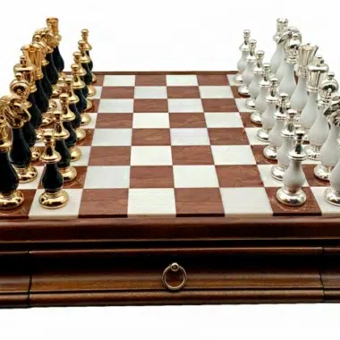 Großes orientalisches Schachspiel Schwarz und Weiß - Schachbrett aus Holz und toskanischem Alabaster mit Schublade & Figuren aus Holz und massivem Messing