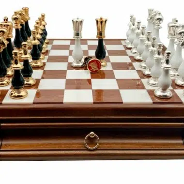 Großes orientalisches Schachspiel Schwarz und Weiß - Schachbrett aus Holz und toskanischem Alabaster mit Schublade & Figuren aus Holz und massivem Messing