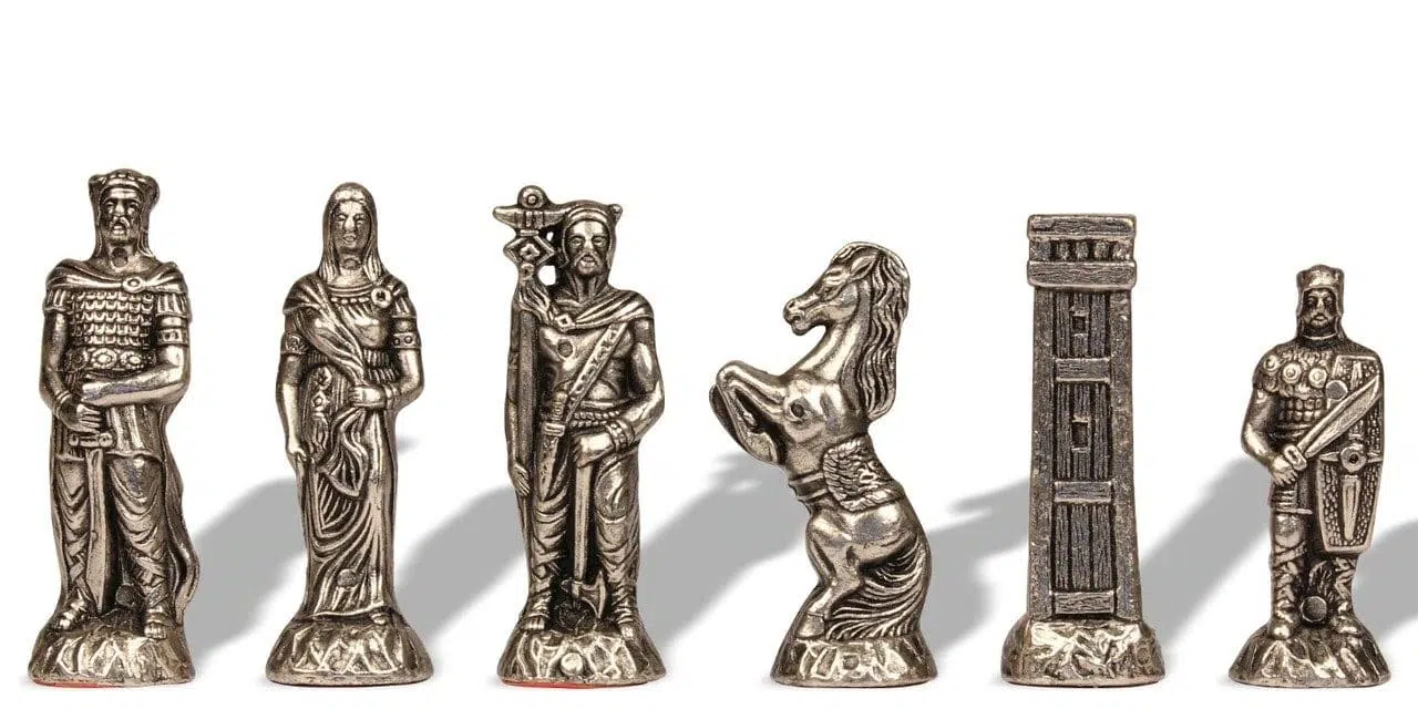 Schachspiel Römer gegen Barbaren - Schachbrett - Backgammon und Dame aus Kunstleder mit Aufbewahrung & Metallteilen – Bild 6