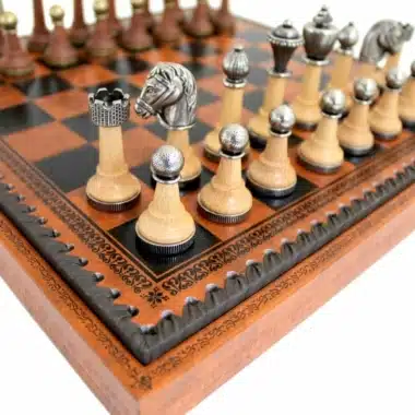 Klassisches Schachspiel - Schachbrett - Backgammon und Damespiel aus Kunstleder mit Aufbewahrung & Holz- und Metallteilen
