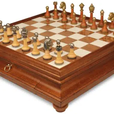 Klassisches Schachspiel - Schachbrett aus Holz und toskanischem Alabaster mit Schublade & Figuren aus Metall und Holz