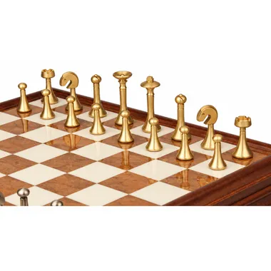 Zeitgenössisches Schachspiel - Schachbrett aus Holz und toskanischem Alabaster mit Schublade & Messingfiguren