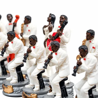 Schachspiel Jazz vs Rock - Schachbrett aus Kunstleder & Figuren aus Harz