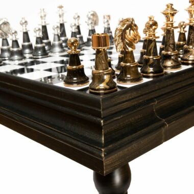 Staunton XL Fantasieschachspiel - Schachbrett aus Holz und Alabaster & Figuren aus Holz und massivem Messing