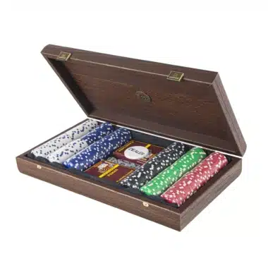 Pokerkoffer halb geöffnet, Gesamtansicht des Wurzelholzdeckels und des Inhalts
