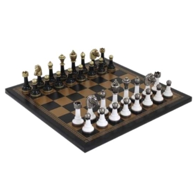 Schachspiel Staunton aus lackiertem Schwarz und Weiß Holz und Schachbrett aus Kunstleder in Gold und Schwarz