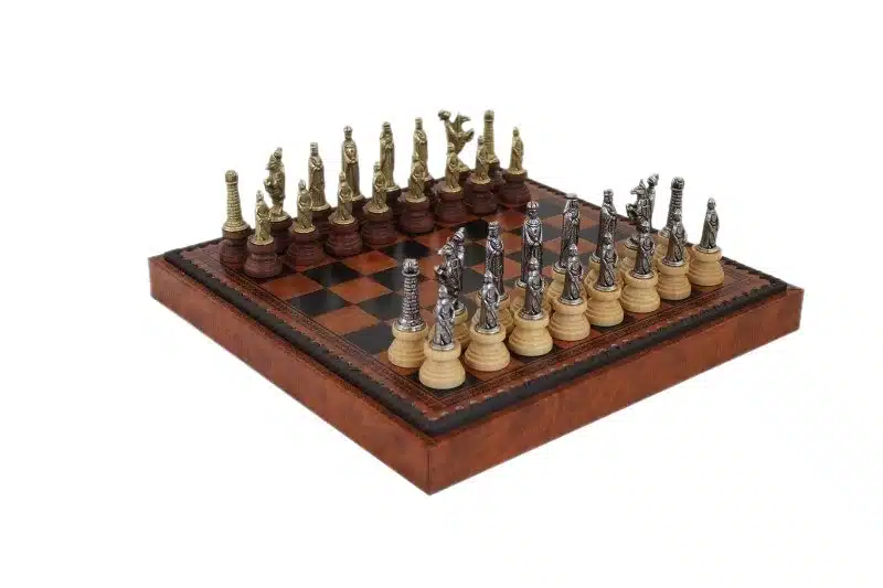 Mittelalterliches Schachspiel - Schachbrett Dame & Backgammon aus braunem / schwarzem Kunstleder mit Aufbewahrung & Metallschachspiel