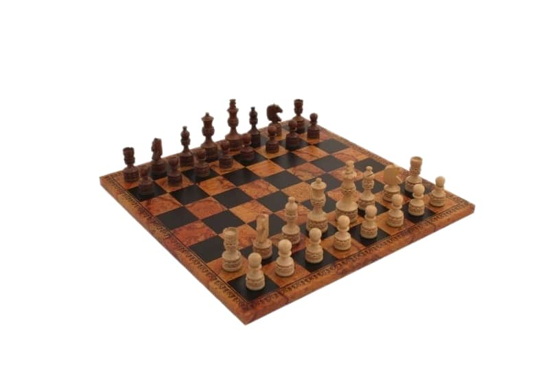 Schachspiel aus geschnitztem Holz & Schachbrett aus Kunstleder