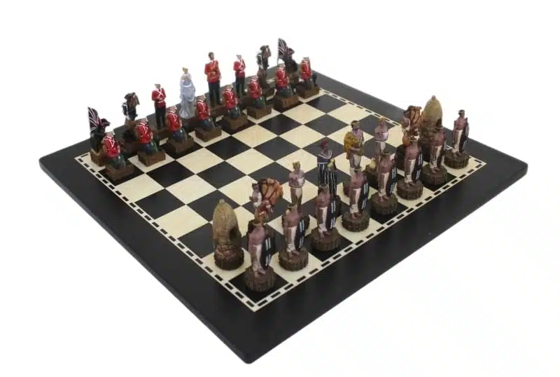 Britisches VS Zulu Schachspiel - Schachbrett aus Holz & handbemaltes Schachspiel aus Harz