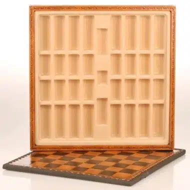 Mittelalterliches Schachspiel - Schachbrett Dame & Backgammon aus braunem / schwarzem Kunstleder mit Aufbewahrung & Metallschachspiel – Bild 7
