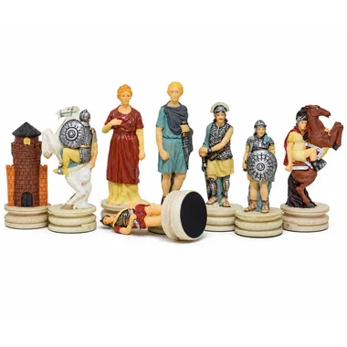 Schachfiguren aus Kunstharz mit römischen und griechischen Soldaten, Detailansicht