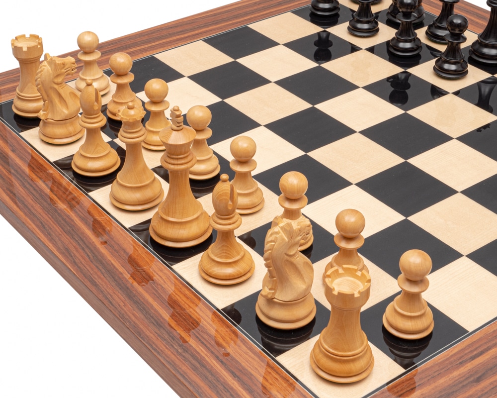 Großes Schachspiel Ritter Schwarz aus Ebonisierten Buchsbaum & Schachbrett aus schwarzem Anigreholz und lackiertem Ahorn – Bild 3